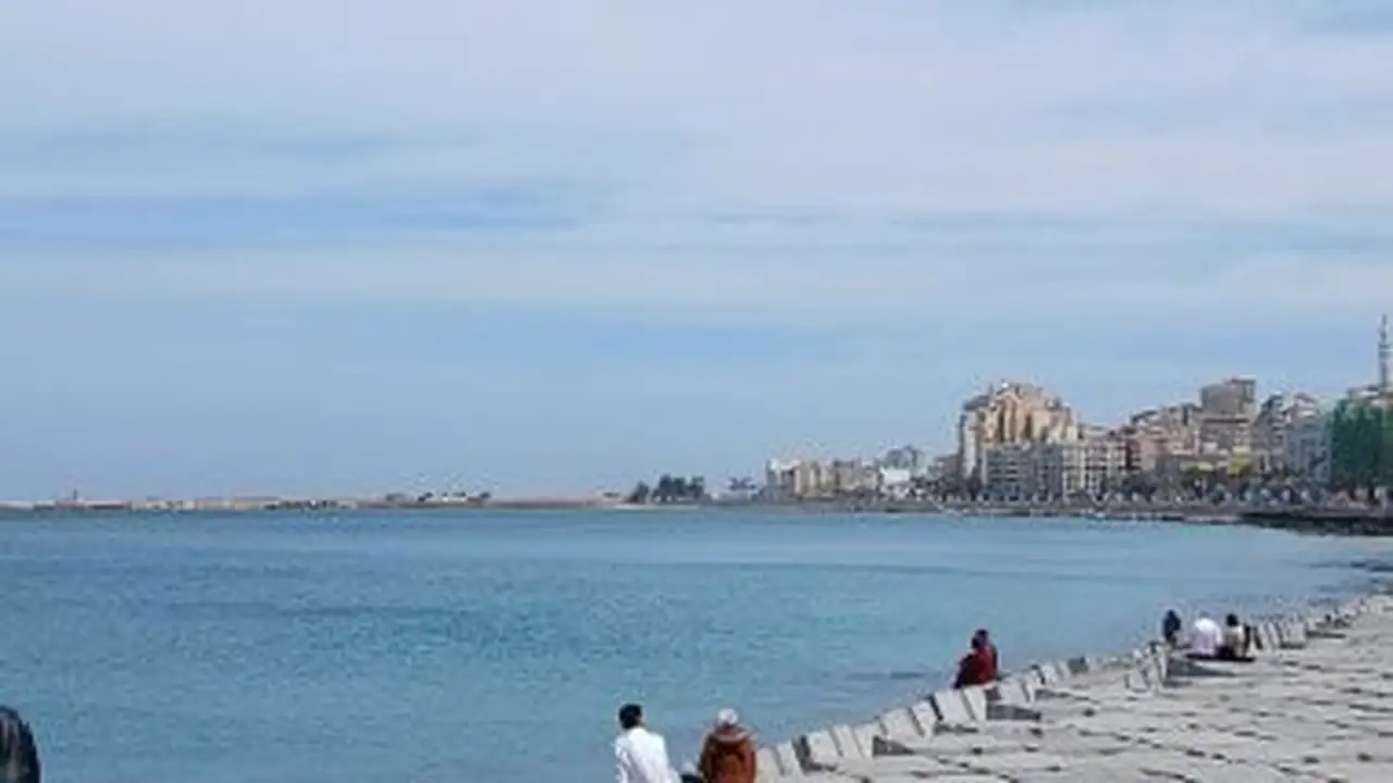 أجواء دافئة وحارة ونشاط للرياح في طقس الأحد 19 أبريل 2026